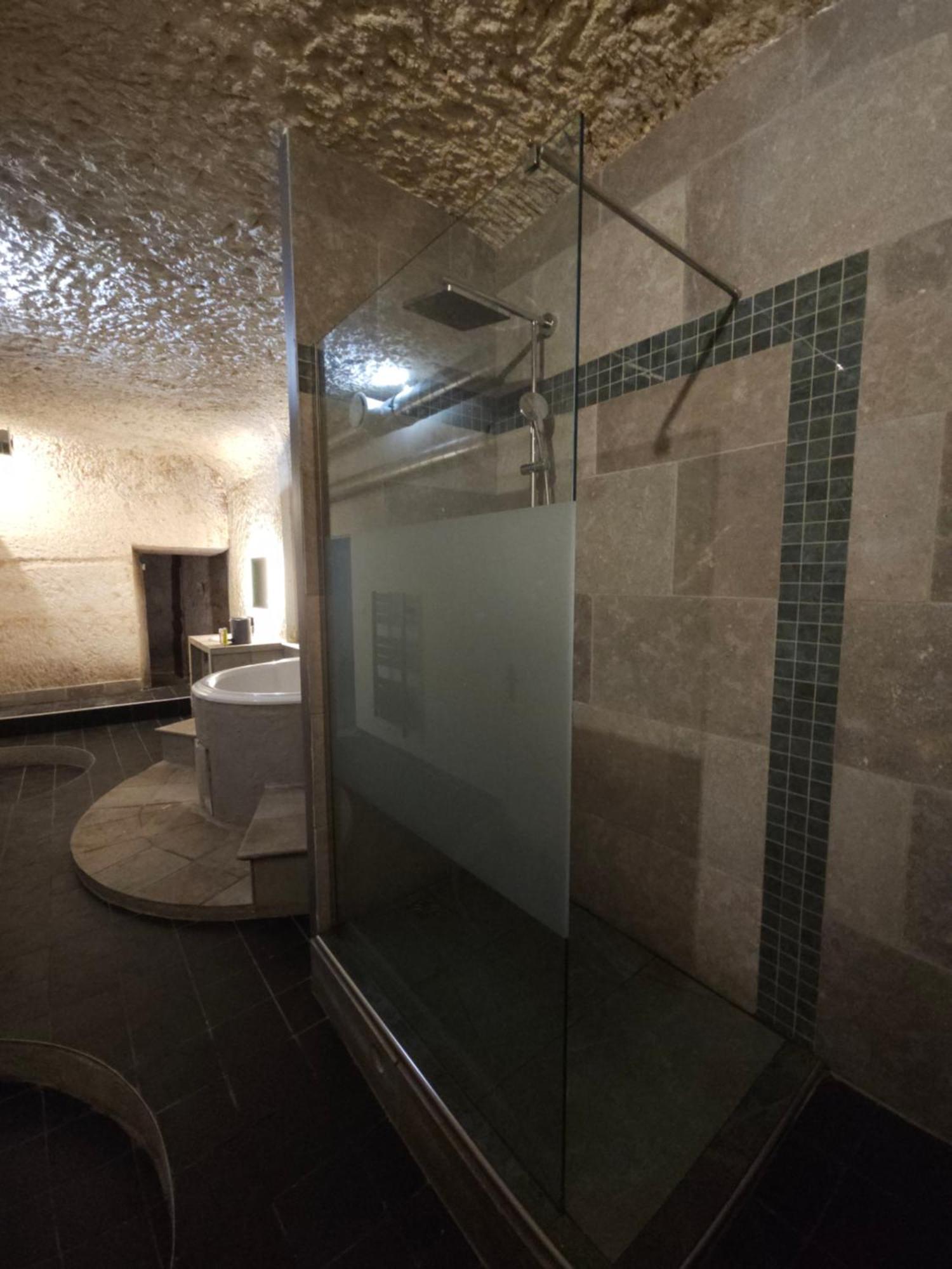 Troglodyte Baths Apartman Saint-Étienne-de-Chigny Kültér fotó